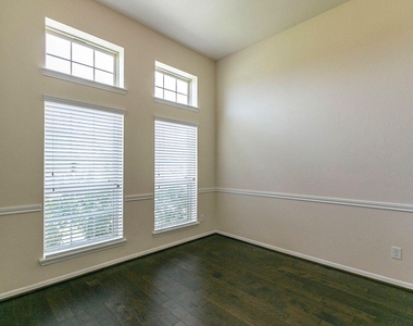2919 Iris Gable Court - Photo Thumbnail 11