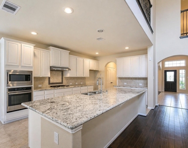 2919 Iris Gable Court - Photo Thumbnail 12
