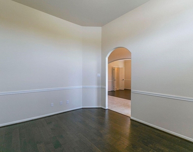 2919 Iris Gable Court - Photo Thumbnail 10