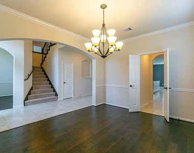 2919 Iris Gable Court - Photo Thumbnail 6