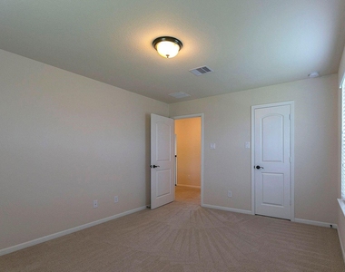 2919 Iris Gable Court - Photo Thumbnail 32