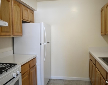 110 Midland - Photo Thumbnail 4