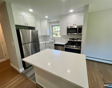 115 N Franklin - Photo Thumbnail 2
