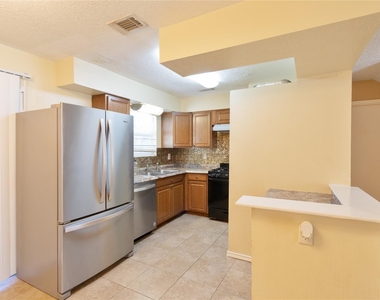22902 Cabanna Road - Photo Thumbnail 4
