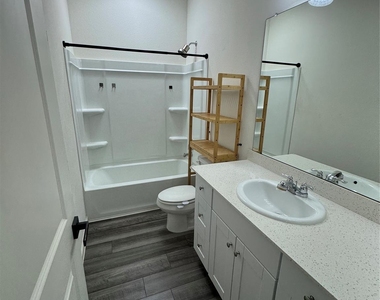 1061 Long Bay Court - Photo Thumbnail 12