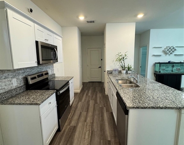 1061 Long Bay Court - Photo Thumbnail 5