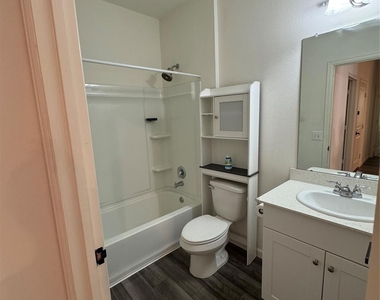 1061 Long Bay Court - Photo Thumbnail 9
