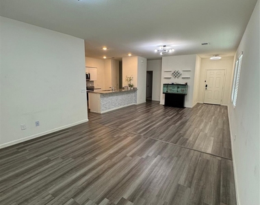 1061 Long Bay Court - Photo Thumbnail 3