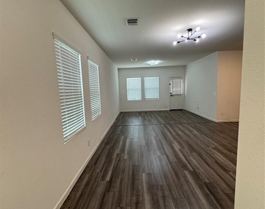 1061 Long Bay Court - Photo Thumbnail 1
