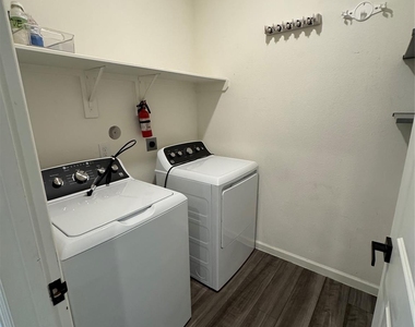 1061 Long Bay Court - Photo Thumbnail 6