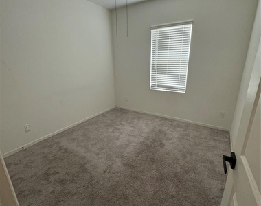 1061 Long Bay Court - Photo Thumbnail 7