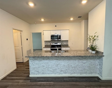 1061 Long Bay Court - Photo Thumbnail 4