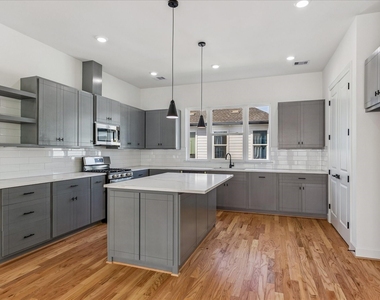 9426 Campbell Road - Photo Thumbnail 1