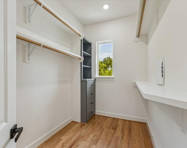9426 Campbell Road - Photo Thumbnail 12