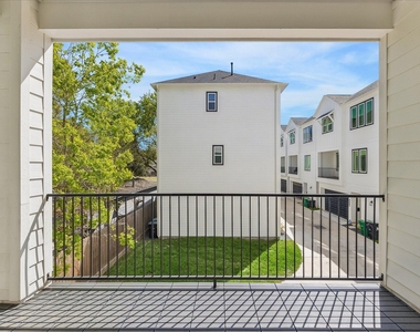 9426 Campbell Road - Photo Thumbnail 8