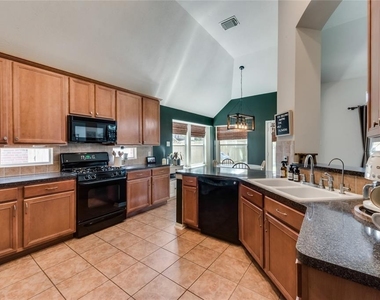 7018 Paradise Park Bend - Photo Thumbnail 10