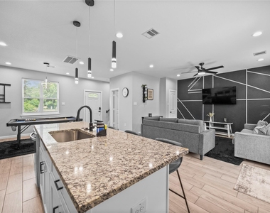 7418 Mount Street - Photo Thumbnail 7