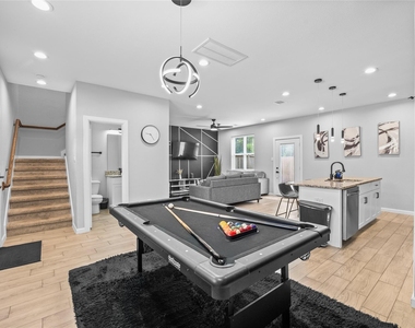 7418 Mount Street - Photo Thumbnail 2