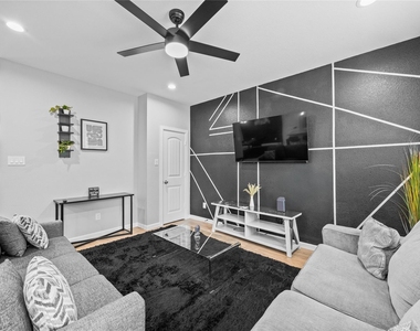 7418 Mount Street - Photo Thumbnail 11