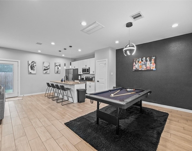 7418 Mount Street - Photo Thumbnail 1