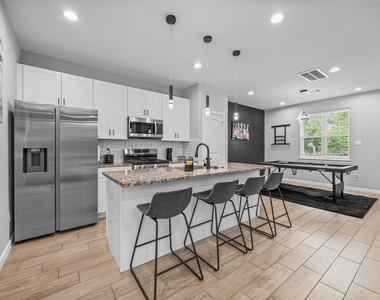7418 Mount Street - Photo Thumbnail 9