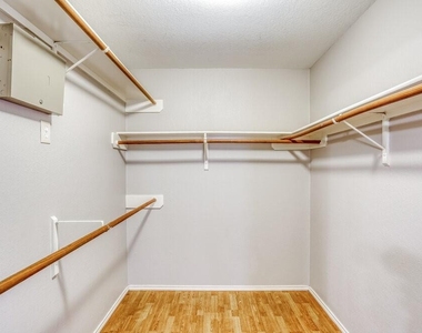 3605 Teal Glen Street - Photo Thumbnail 10