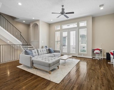 4220 Dickson Street - Photo Thumbnail 4