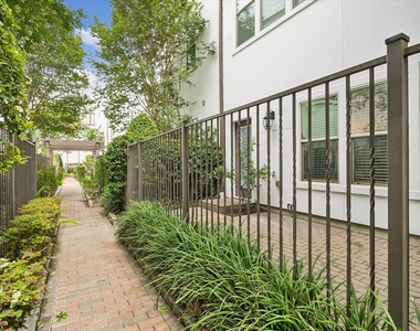 4220 Dickson Street - Photo Thumbnail 25