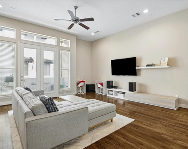 4220 Dickson Street - Photo Thumbnail 3