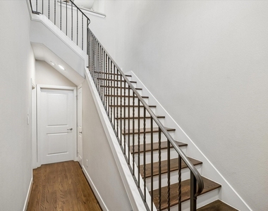 4220 Dickson Street - Photo Thumbnail 27