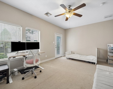 4220 Dickson Street - Photo Thumbnail 21