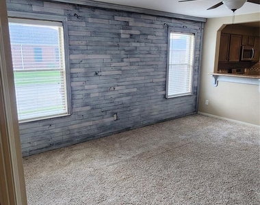 8830 Summerset Meadow Court - Photo Thumbnail 17