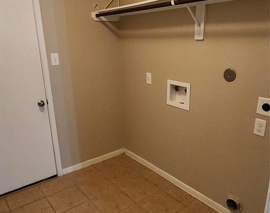 8830 Summerset Meadow Court - Photo Thumbnail 25