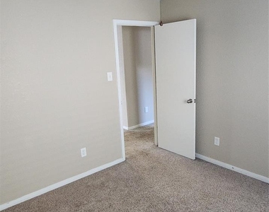 8830 Summerset Meadow Court - Photo Thumbnail 24