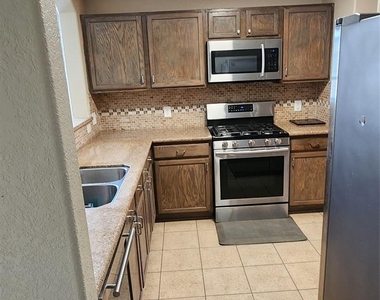 8830 Summerset Meadow Court - Photo Thumbnail 11