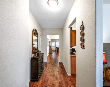 3203 Dale Ridge Trail - Photo Thumbnail 4