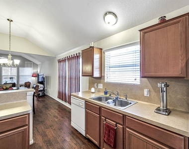 3203 Dale Ridge Trail - Photo Thumbnail 8