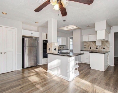 9430 Claridge Drive - Photo Thumbnail 6