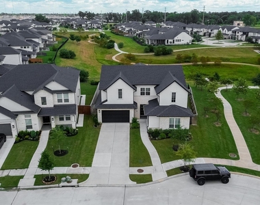 4906 Tanyard Manor Drive - Photo Thumbnail 32