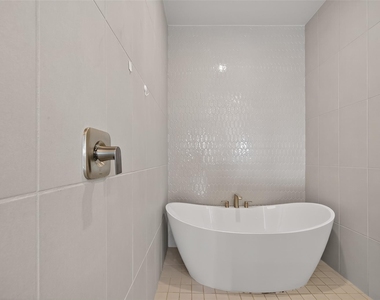 4906 Tanyard Manor Drive - Photo Thumbnail 21