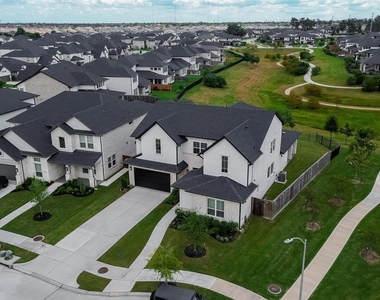 4906 Tanyard Manor Drive - Photo Thumbnail 33