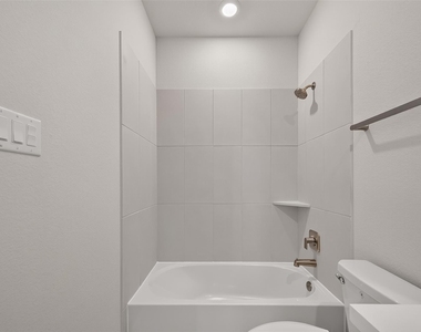 4906 Tanyard Manor Drive - Photo Thumbnail 26