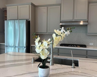 4906 Tanyard Manor Drive - Photo Thumbnail 13