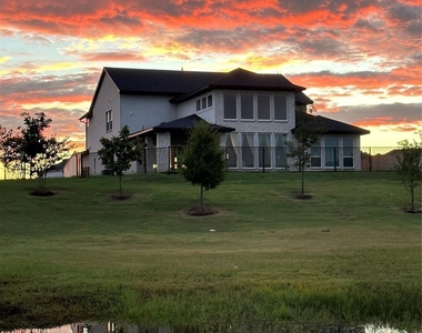 4906 Tanyard Manor Drive - Photo Thumbnail 46