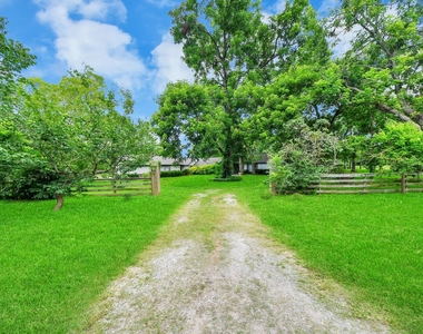4126 Pecan Bend Drive - Photo Thumbnail 3