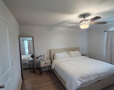 11423 Prairie Walk Drive - Photo Thumbnail 3