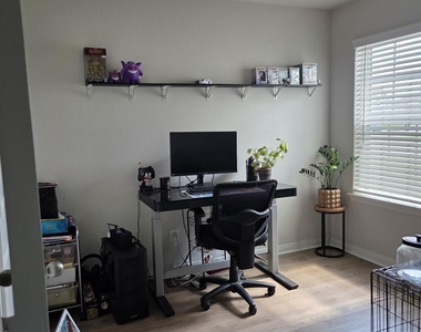11423 Prairie Walk Drive - Photo Thumbnail 7