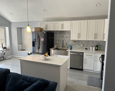 5007 Bridgecrossing Court - Photo Thumbnail 3