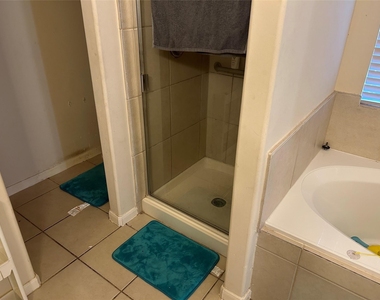 5007 Bridgecrossing Court - Photo Thumbnail 7