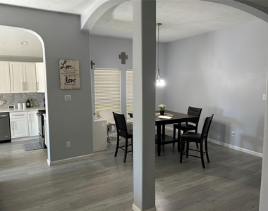 5007 Bridgecrossing Court - Photo Thumbnail 2